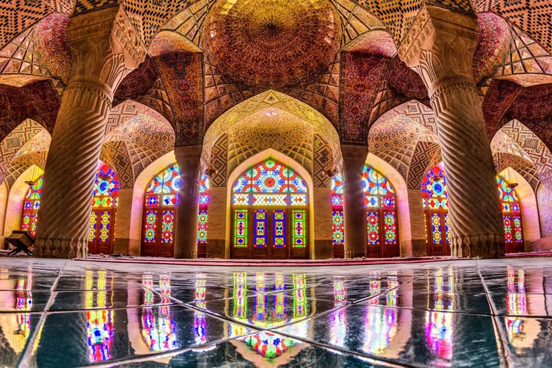 استخراج فيزا إيران لزيارة الجامع الوردي الجميل في شيراز