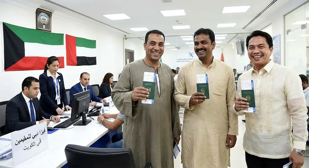 مقيمون في الكويت يحصلون على فيزا دبي داخل مركز خدمات التأشيرات